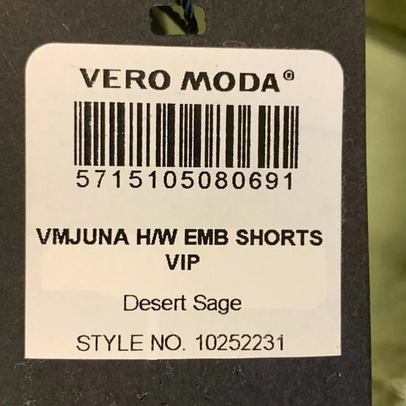 Vera Moda Juna Ruffle Hem Stretch Cotton Pull-on Shorts In Desert Sage SZ M NWT - Picture 8 of 16
